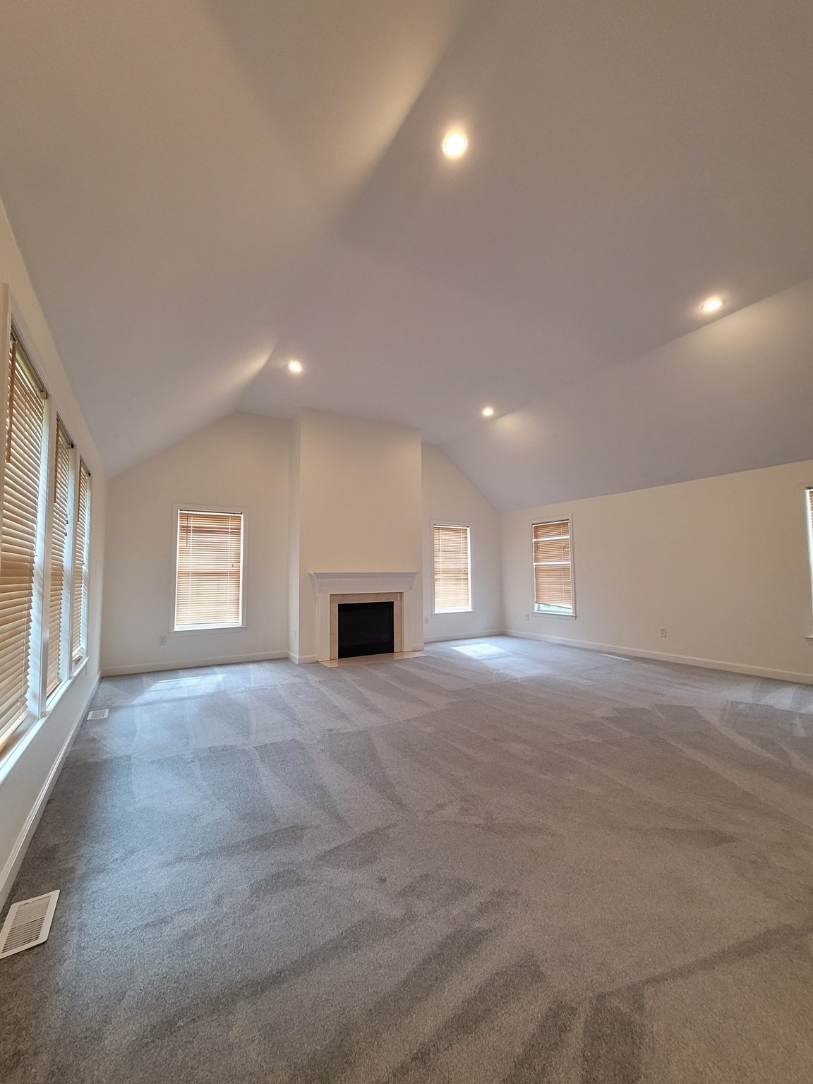 14 Aldrich Way Property Photo 6