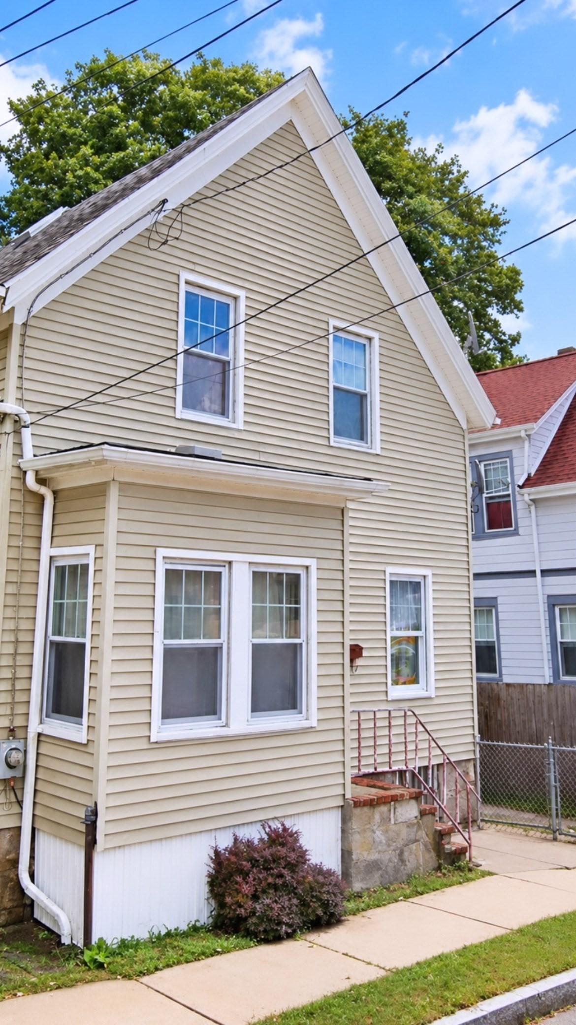 96 Pierce St Property Photo 2