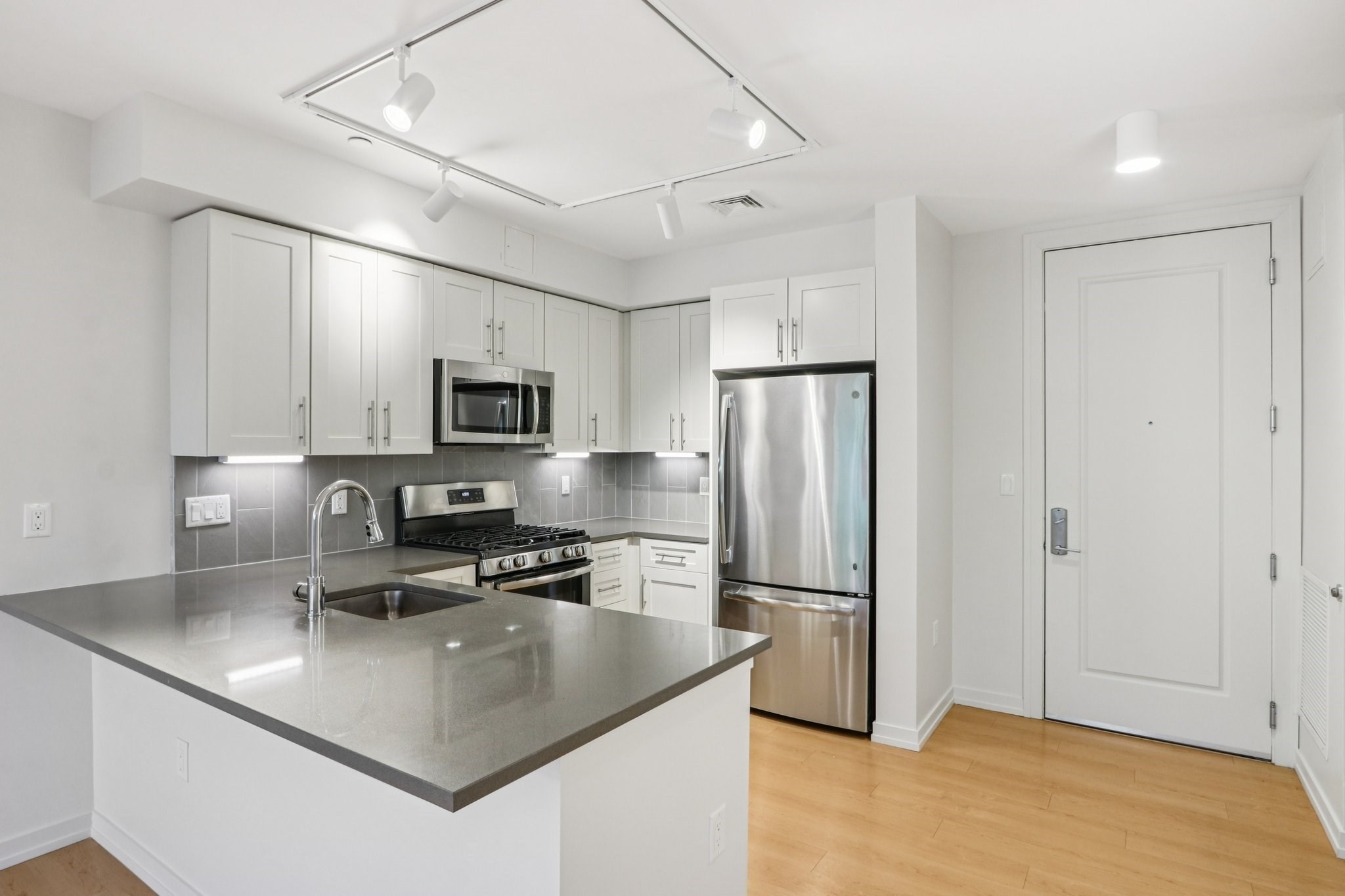 77 New # 318 Property Photo 2