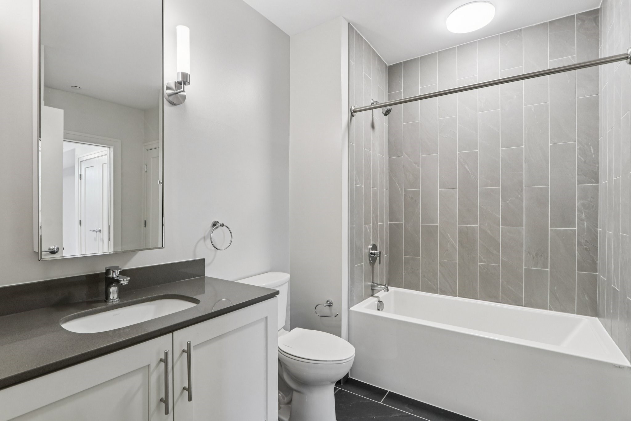 77 New # 318 Property Photo 5