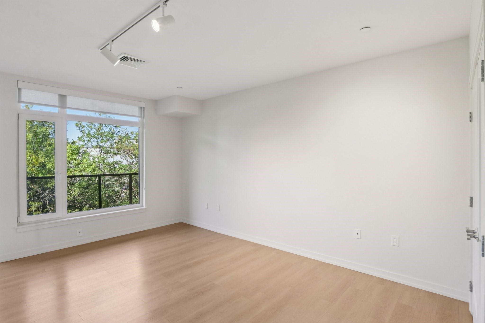 77 New # 322 Property Photo 4