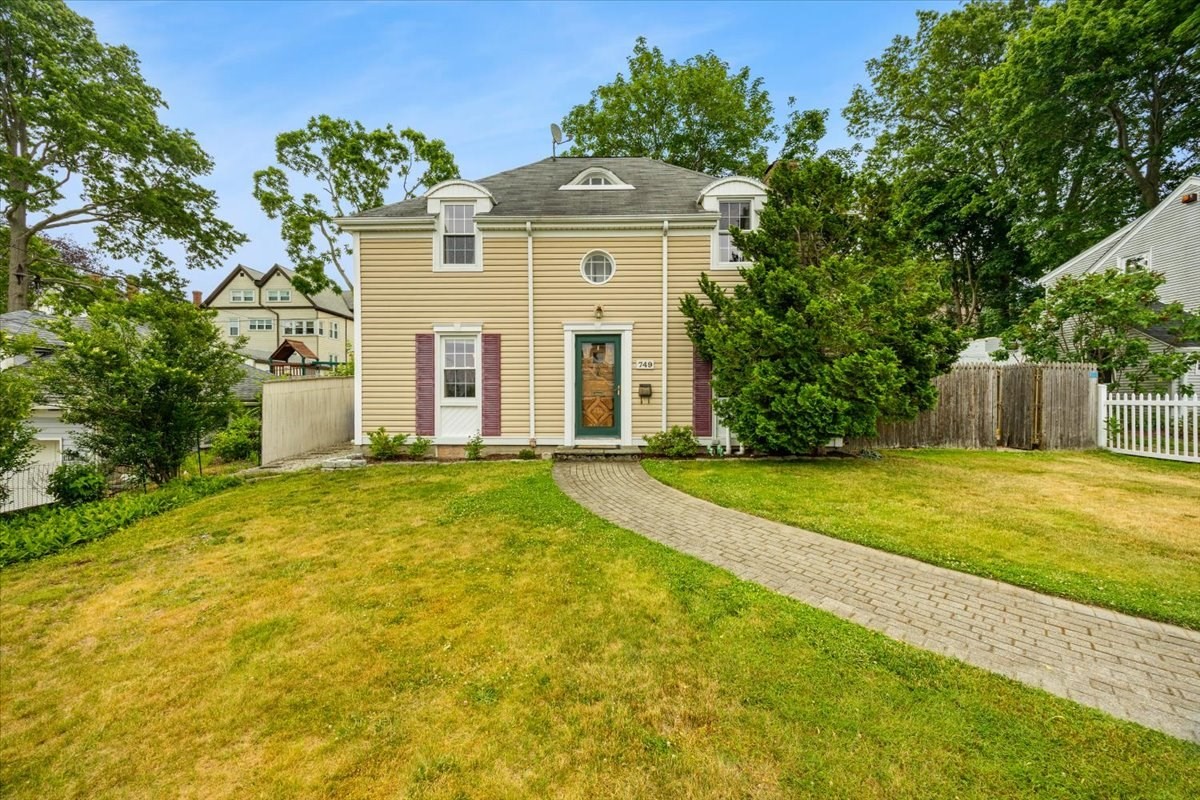 749 High St Property Photo 1