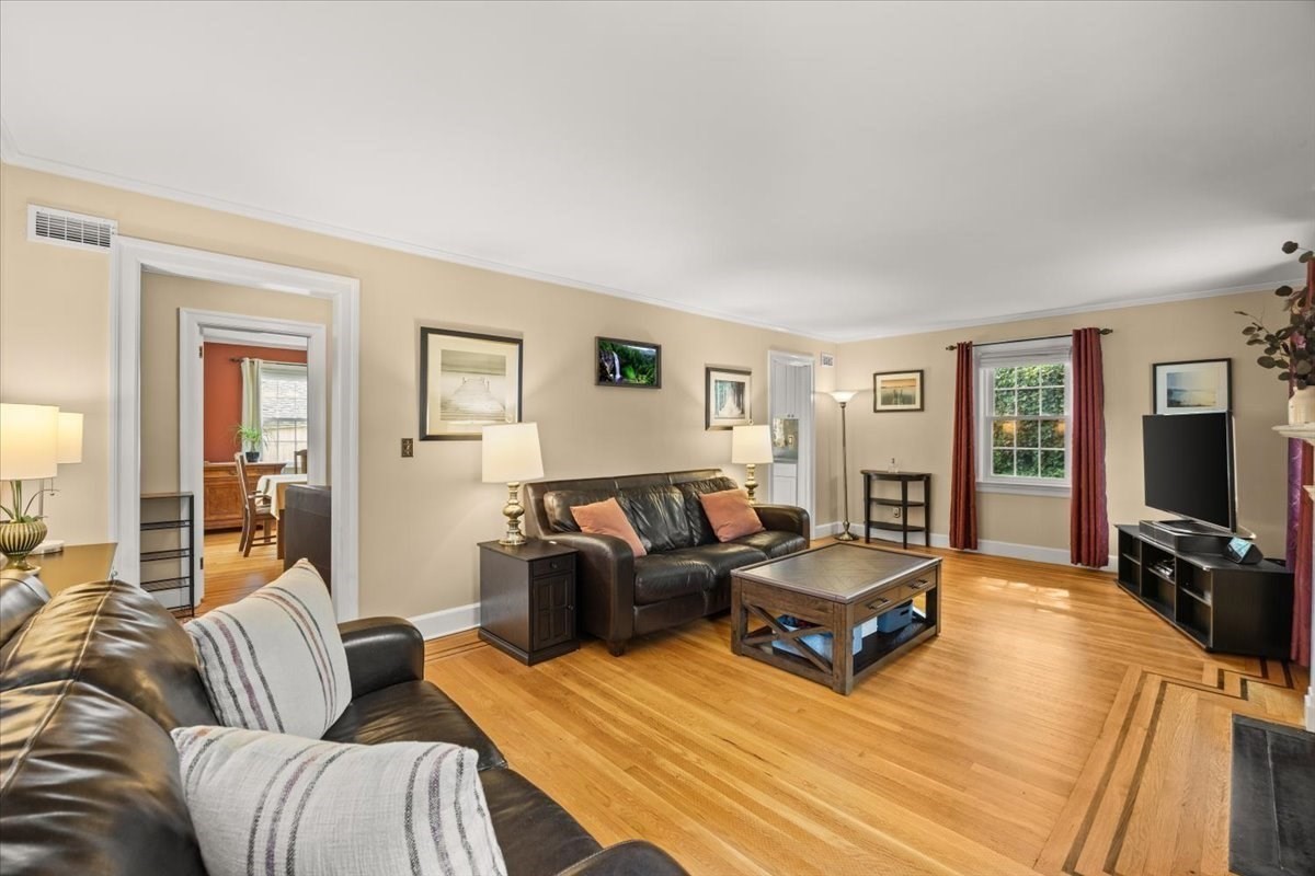 749 High St Property Photo 3