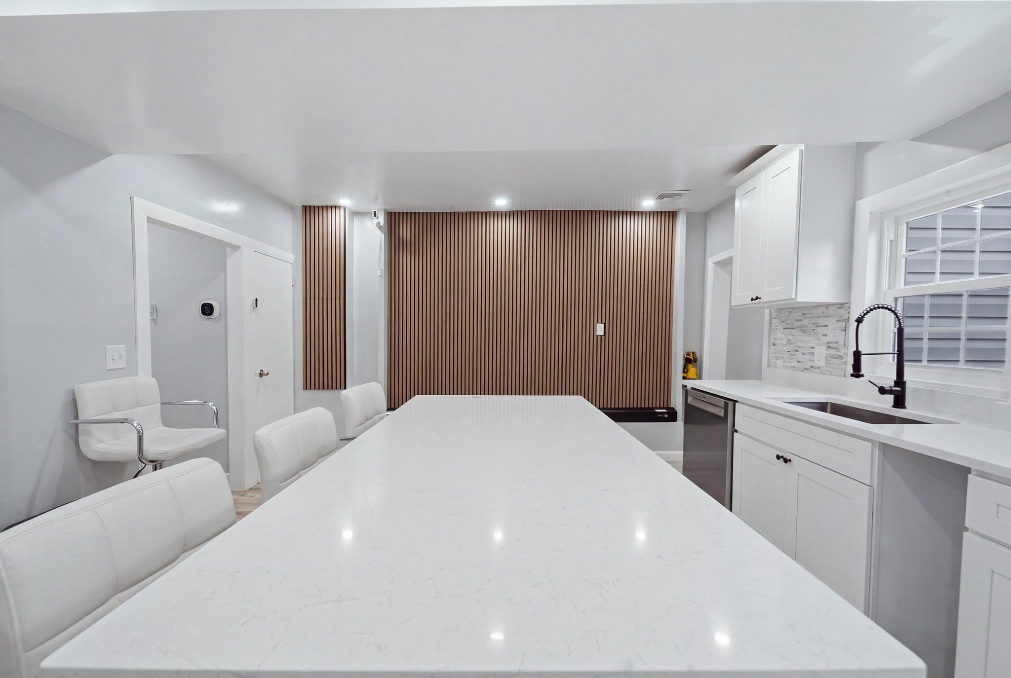 74 Leonard St Property Photo 8