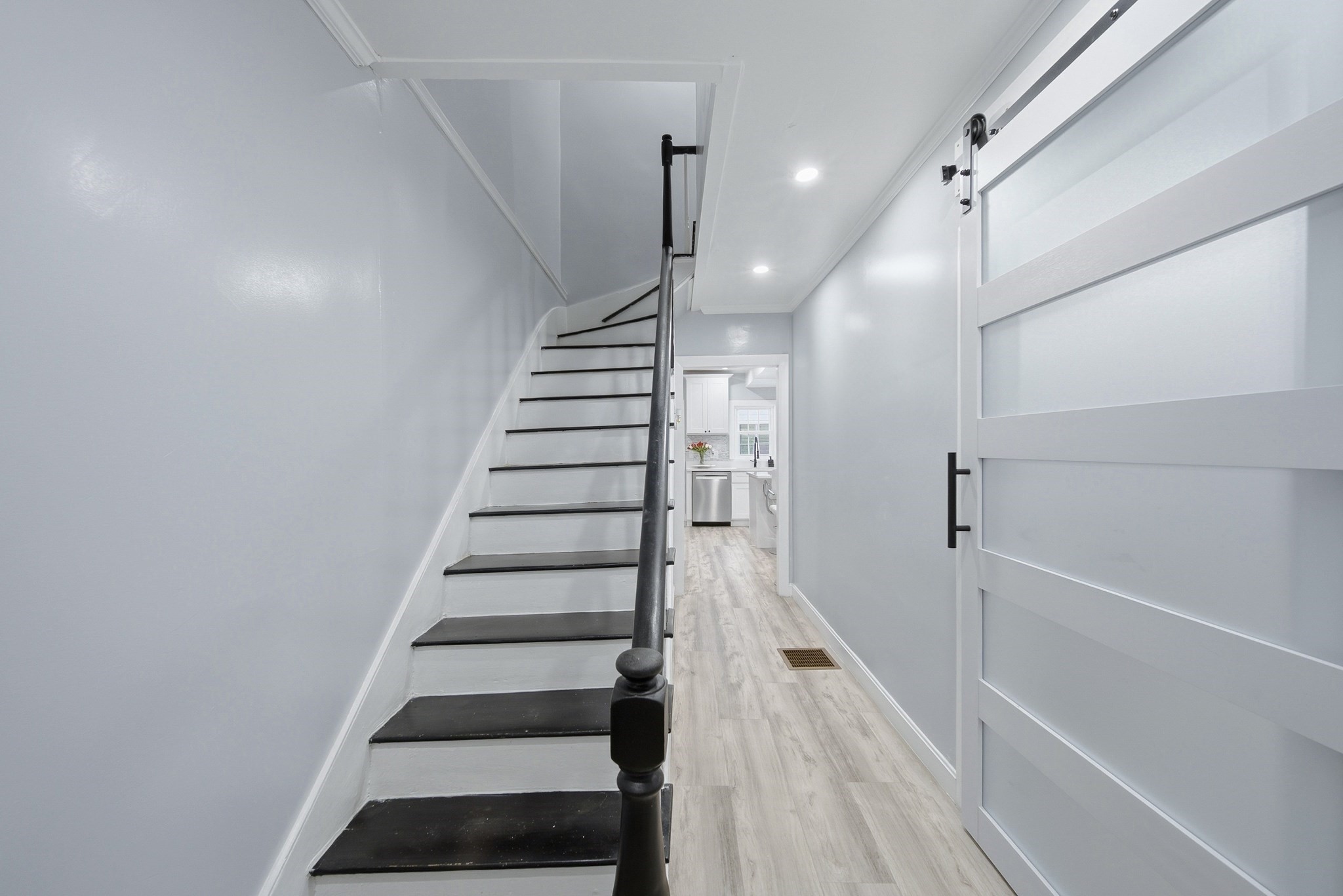 74 Leonard St Property Photo 16