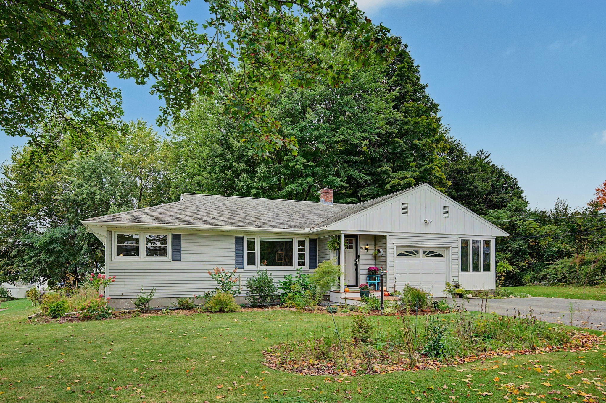 10 Alden St Property Photo 3