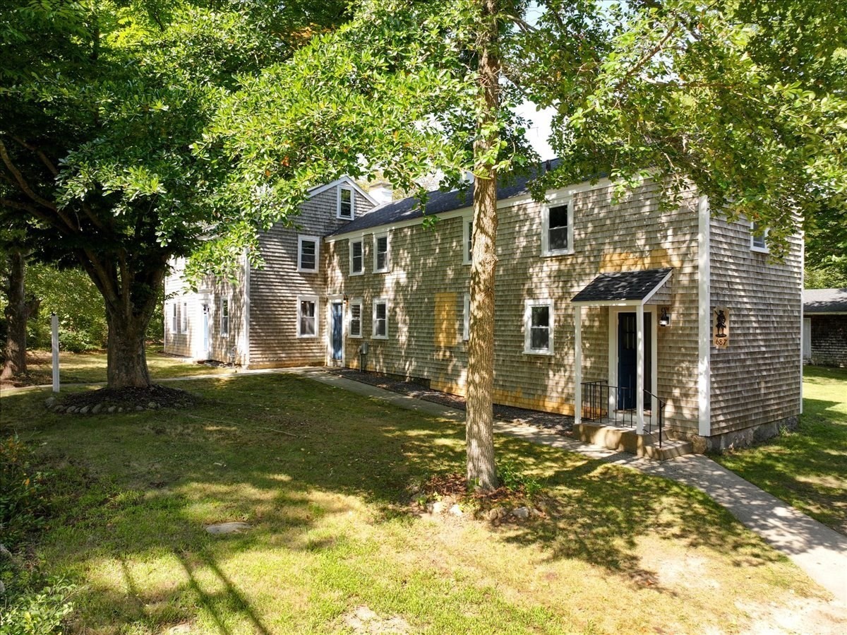 687 Main St Property Photo 1