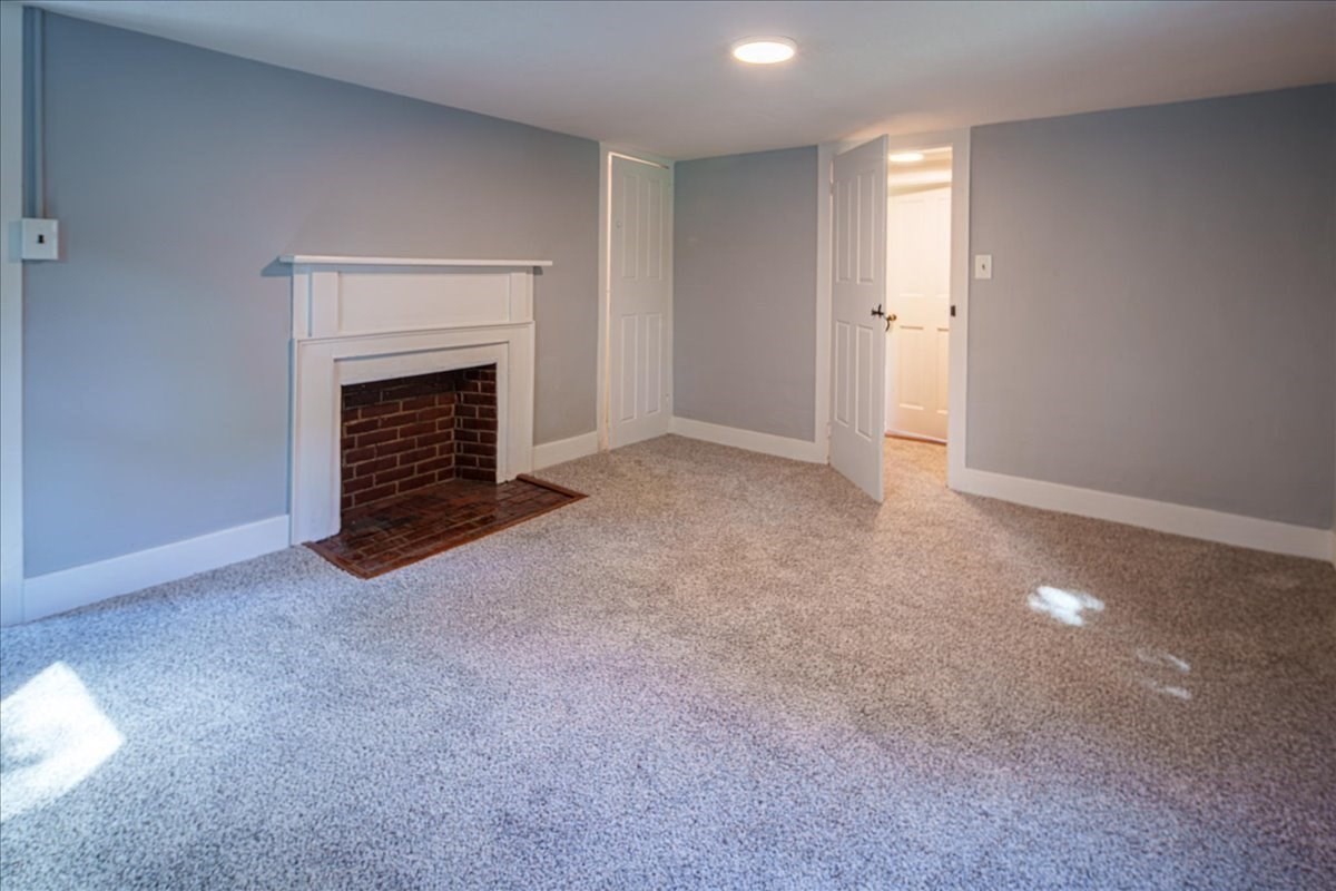 687 Main St Property Photo 14