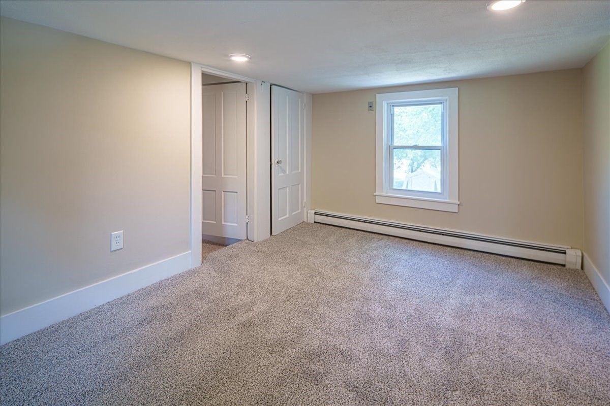 687 Main St Property Photo 18