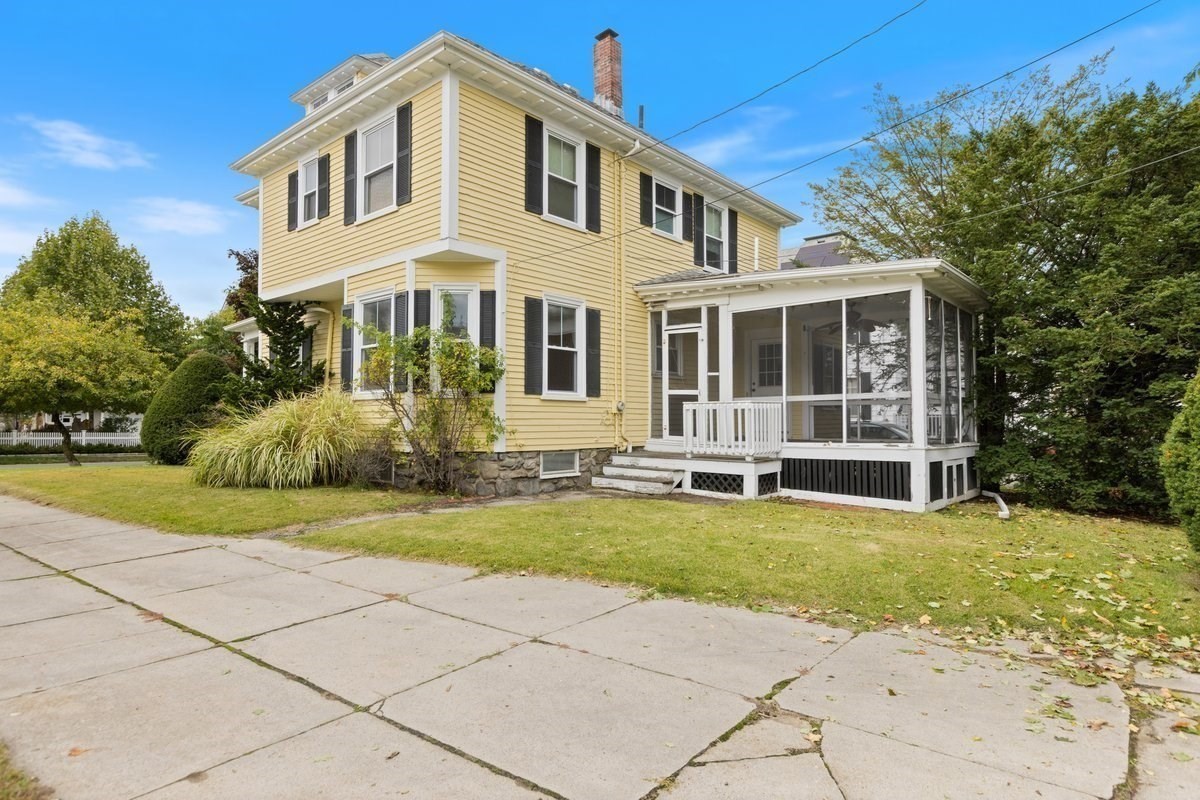 20 Lexington Ave Property Photo 3