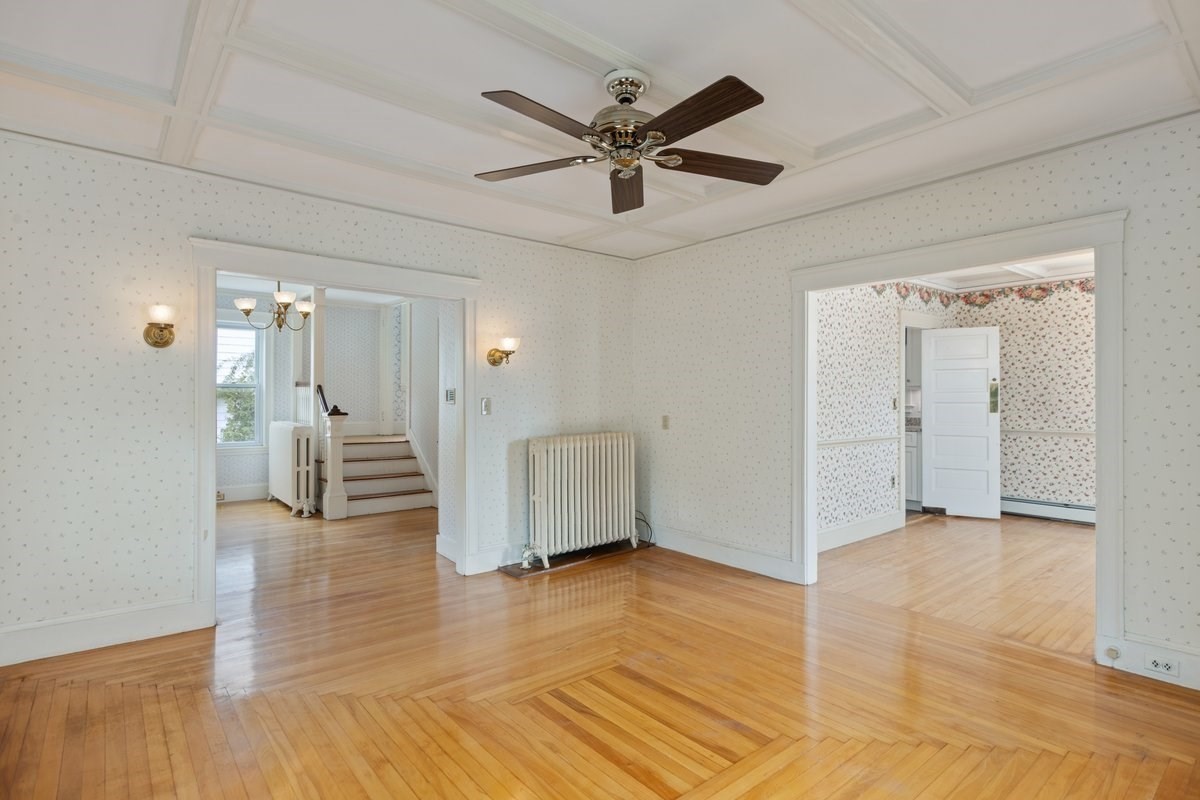 20 Lexington Ave Property Photo 8