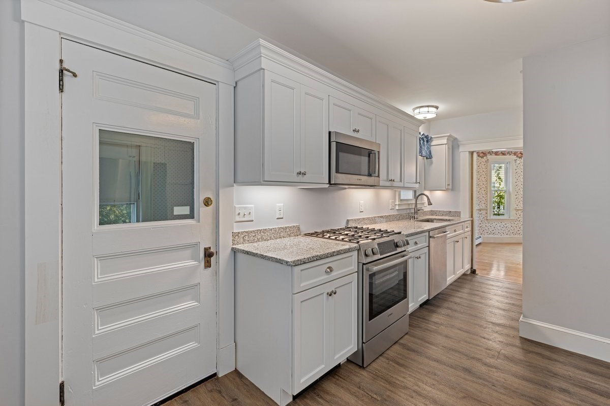 20 Lexington Ave Property Photo 13