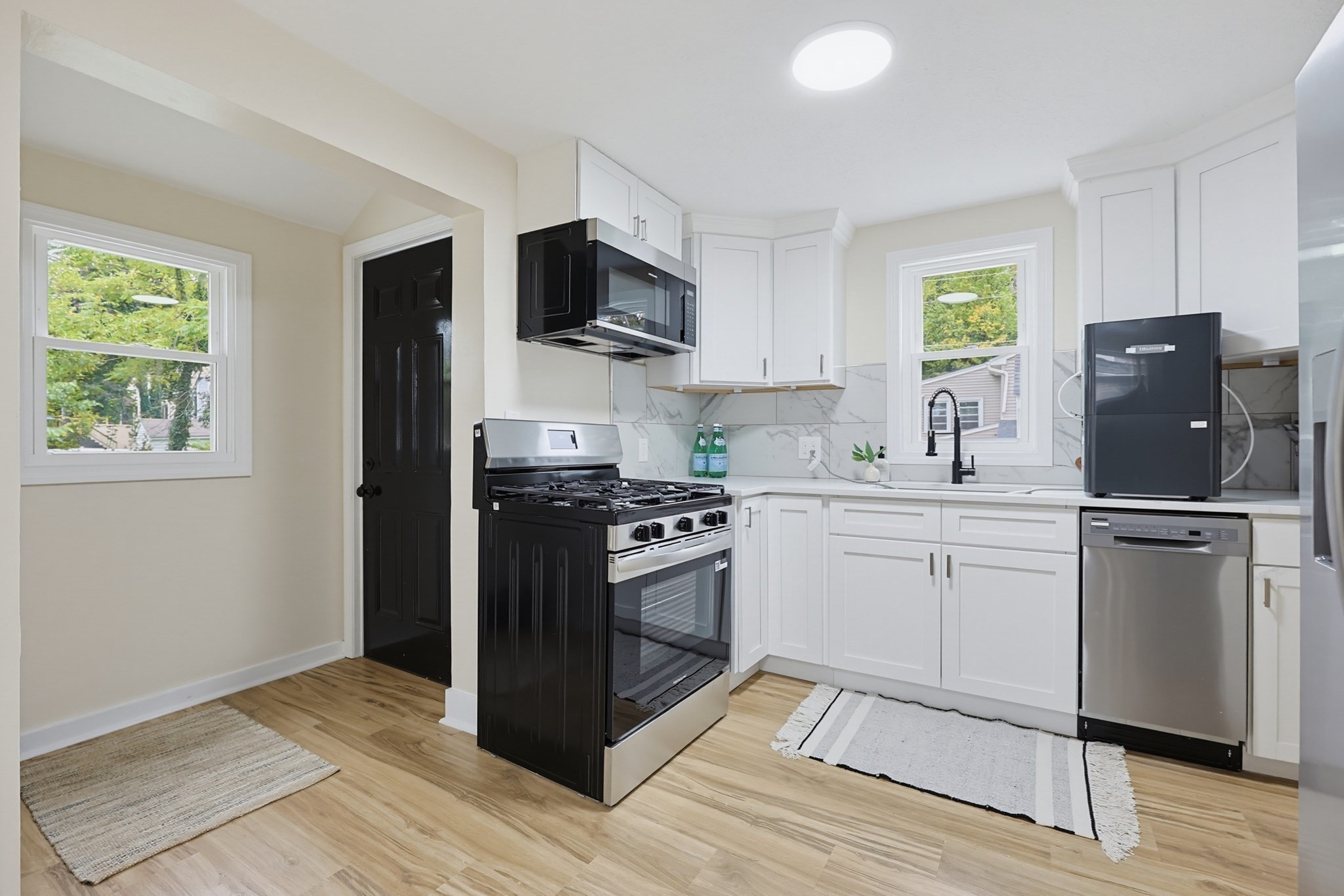 6 Harris Ave Property Photo 3