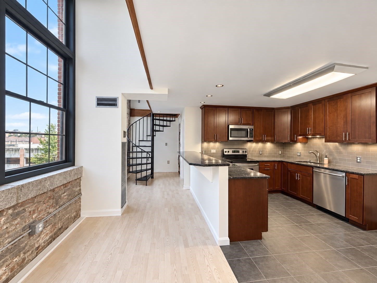 200 Market St # 29a Property Photo 11