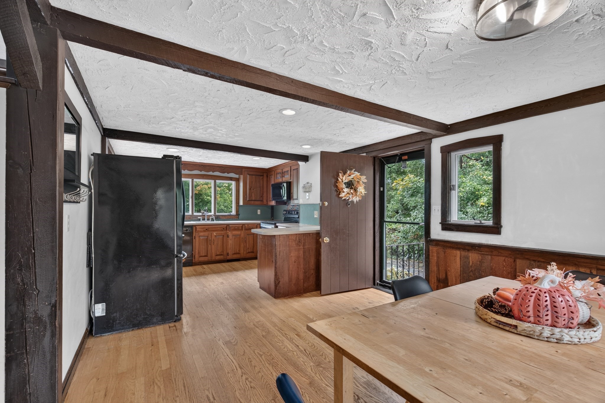 184 Centre St. Property Photo 6