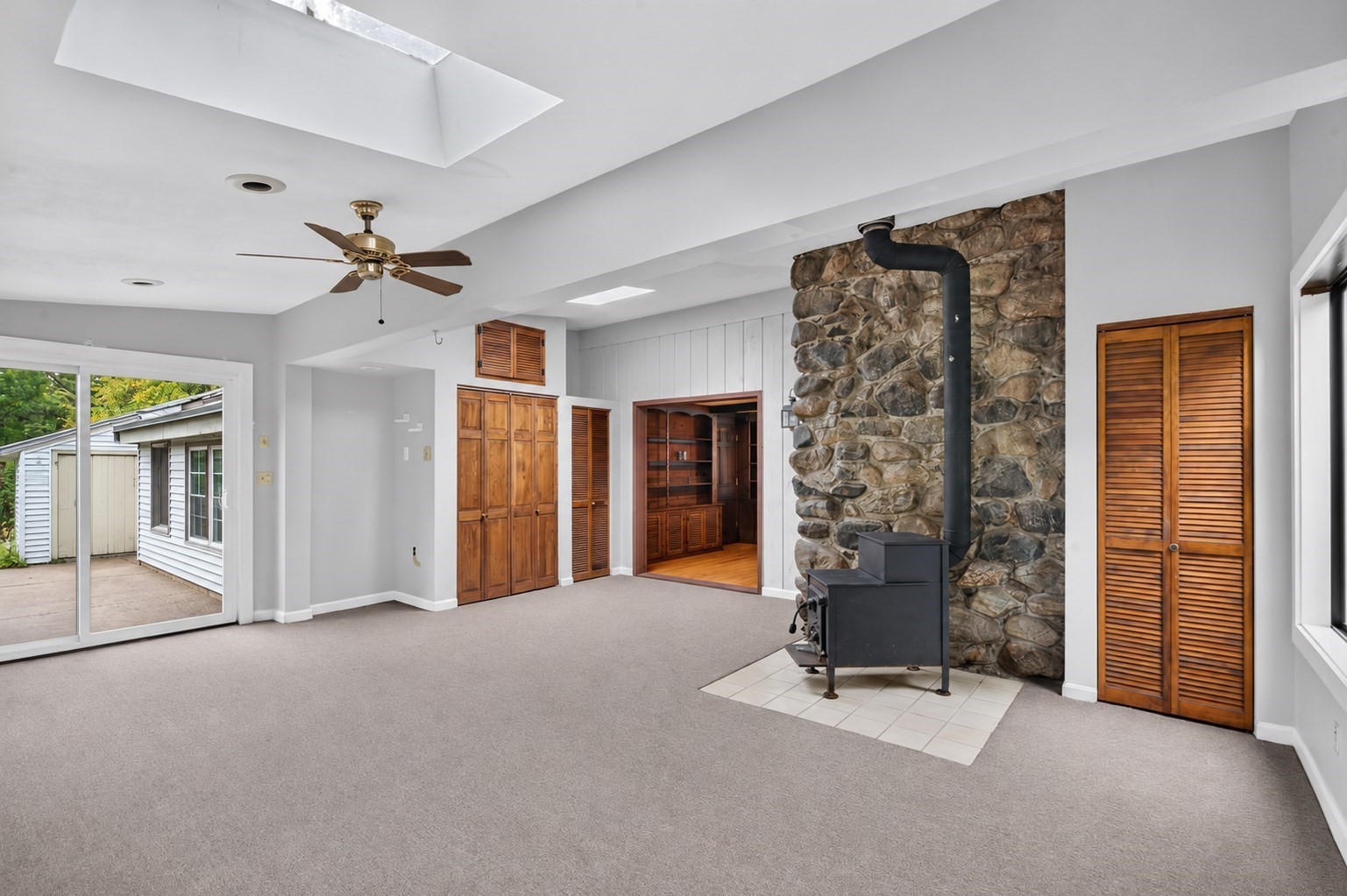 184 Centre St. Property Photo 11