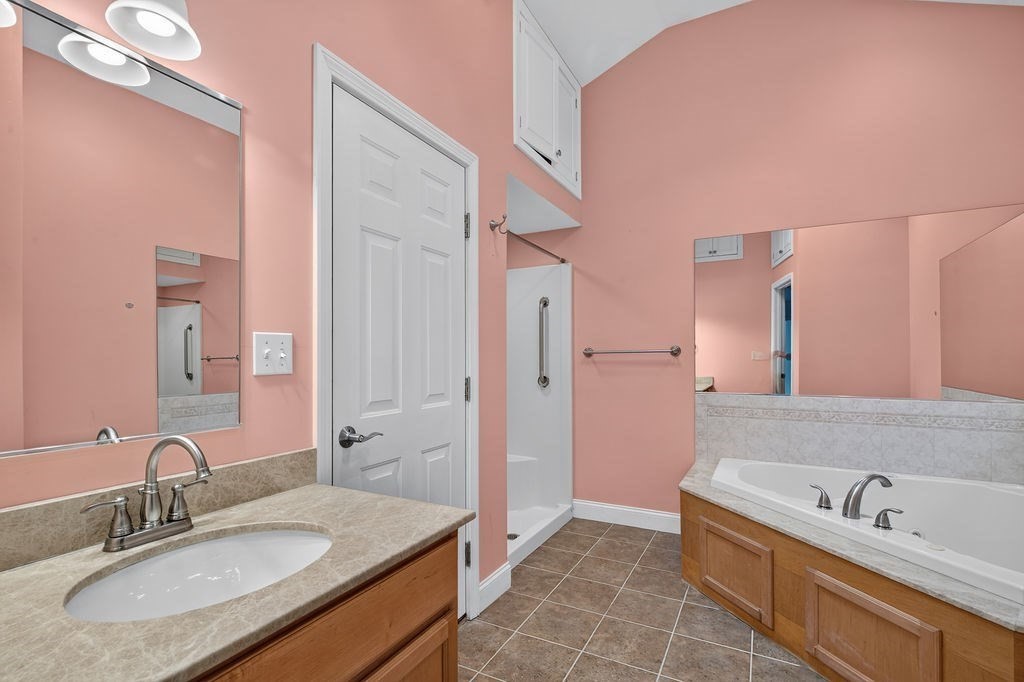 184 Centre St. Property Photo 33