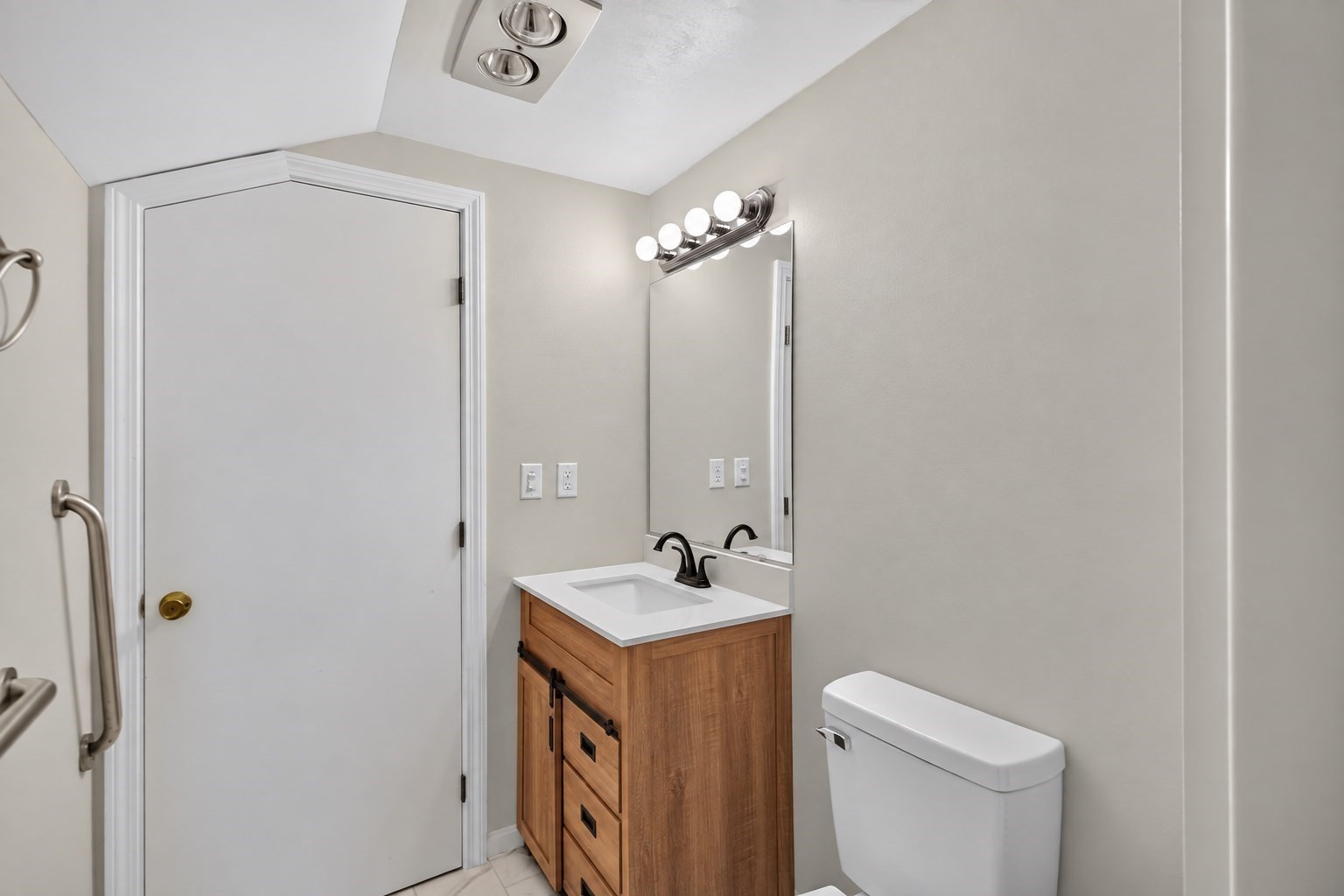 184 Centre St. Property Photo 34