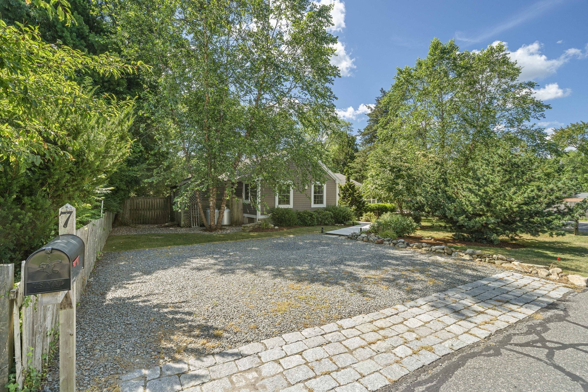 7 Elliot St Property Photo 39