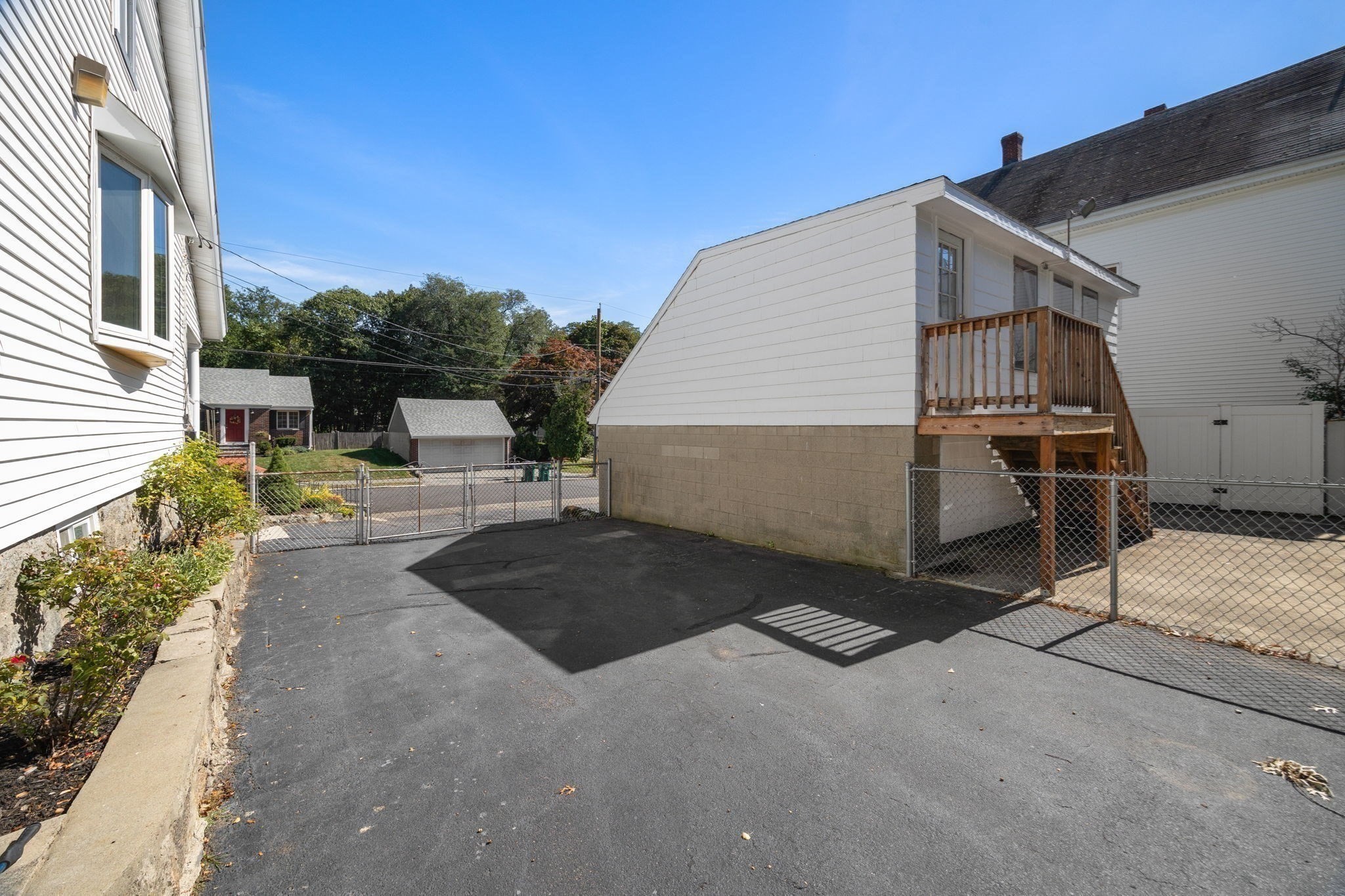 56 Rockdale Property Photo 33
