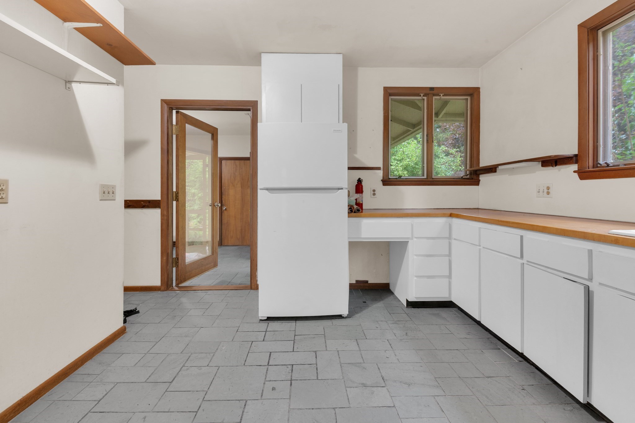 16 Ward Lane Property Photo 6