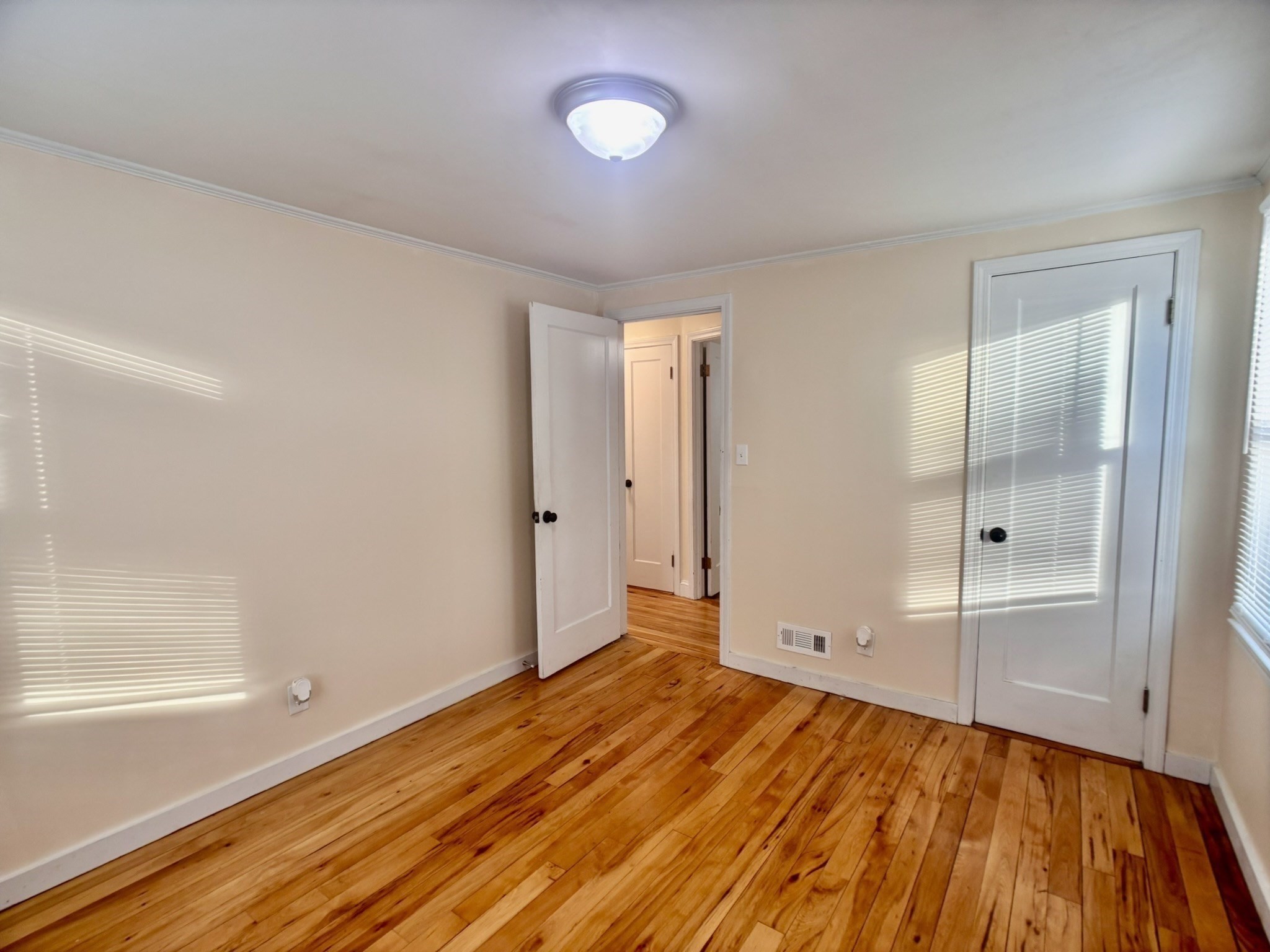 23 Midway St Property Photo 12