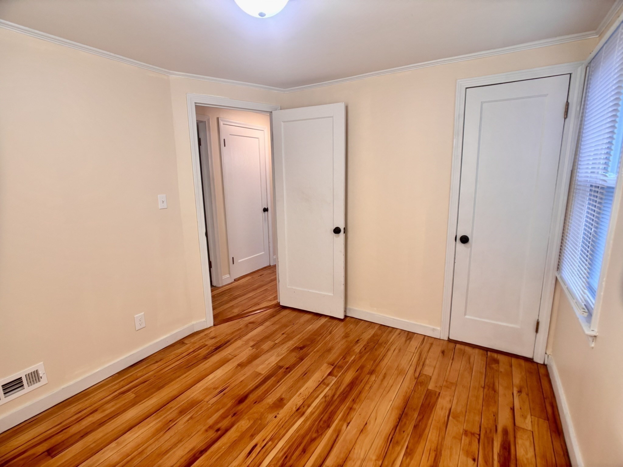 23 Midway St Property Photo 14