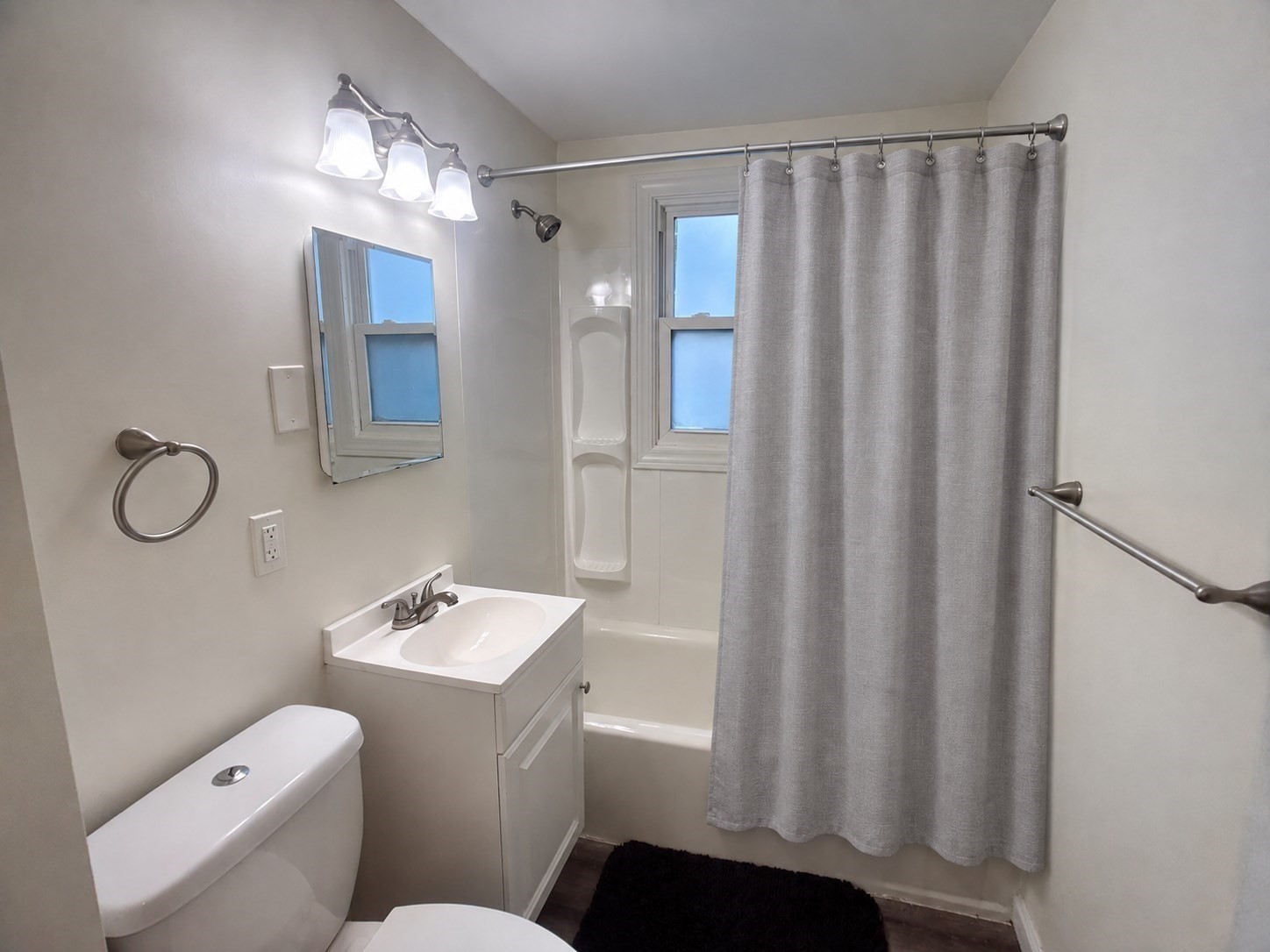 23 Midway St Property Photo 15