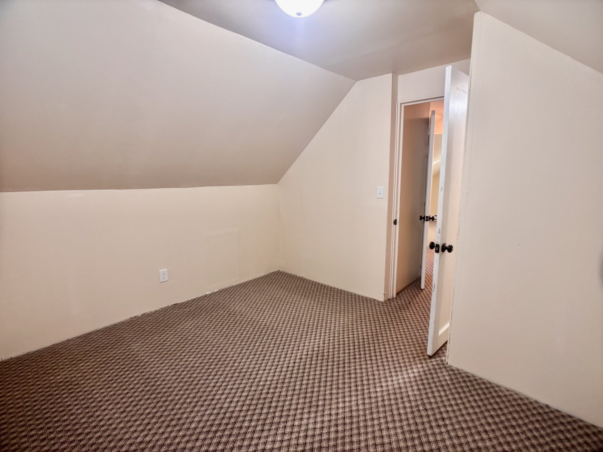 23 Midway St Property Photo 19