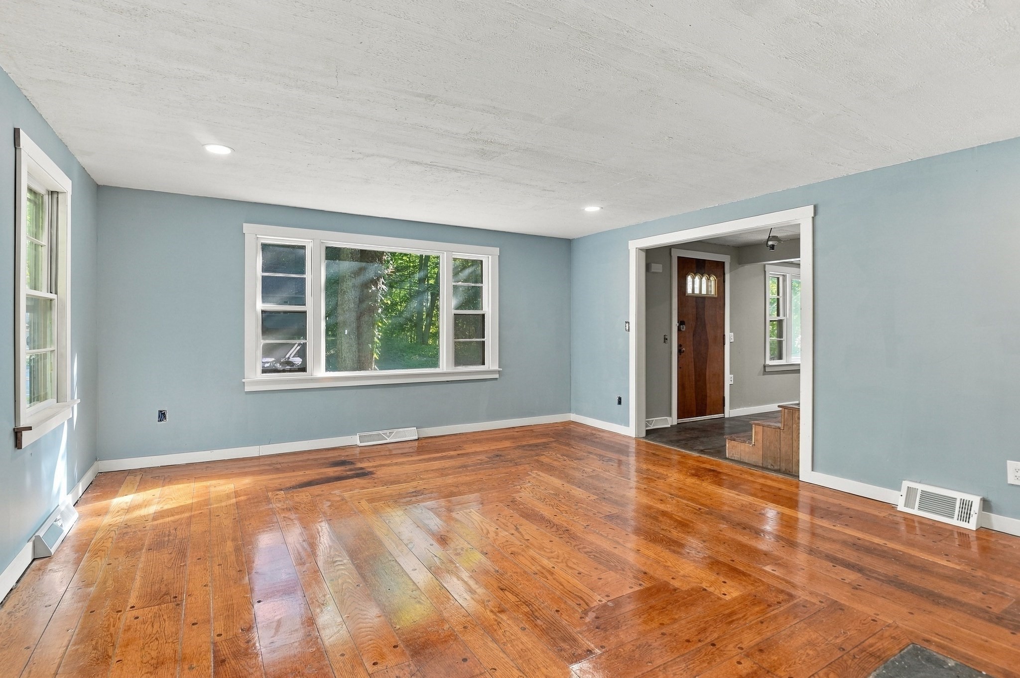 306 Leominster Road Property Photo 6