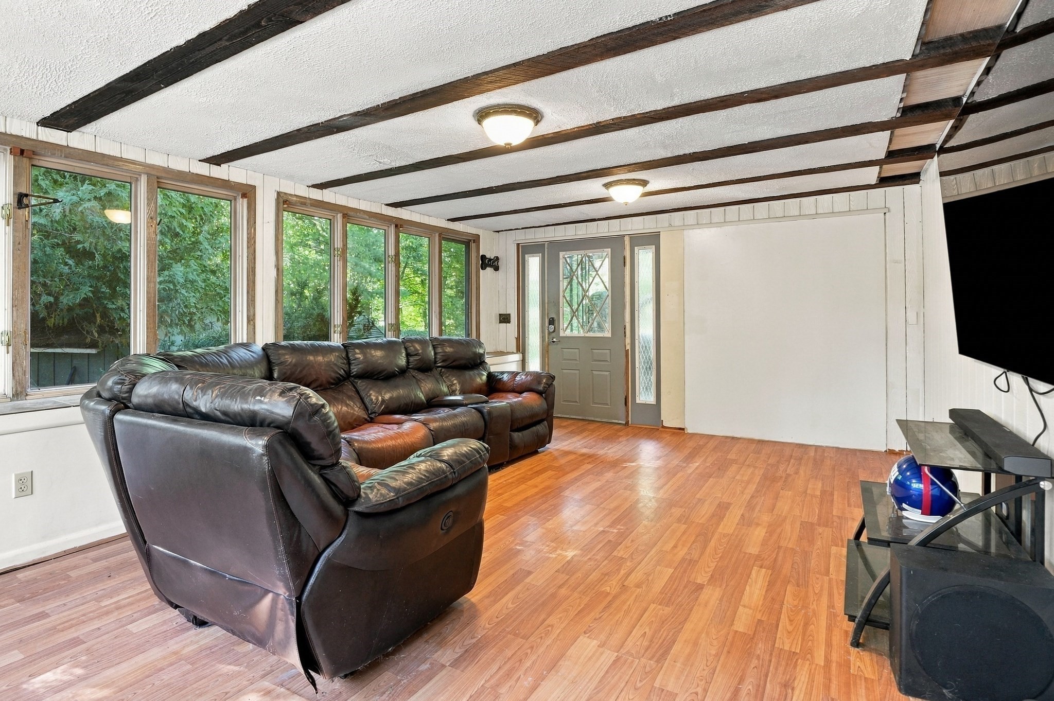 306 Leominster Road Property Photo 14