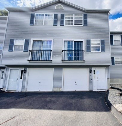 18 Waters Edge Dr # 18 Property Photo 1