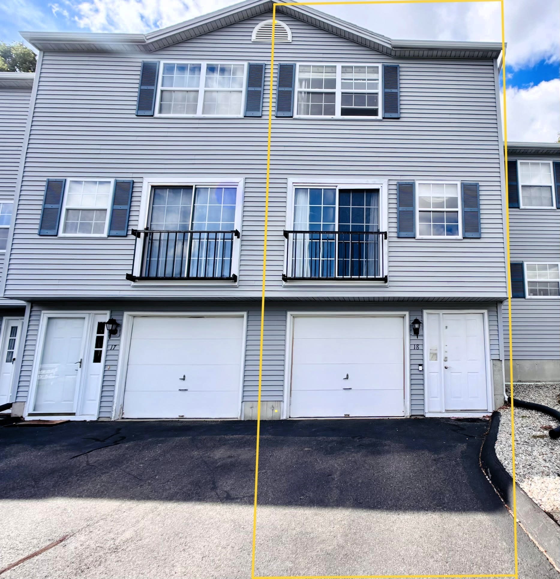 18 Waters Edge Dr # 18 Property Photo 2