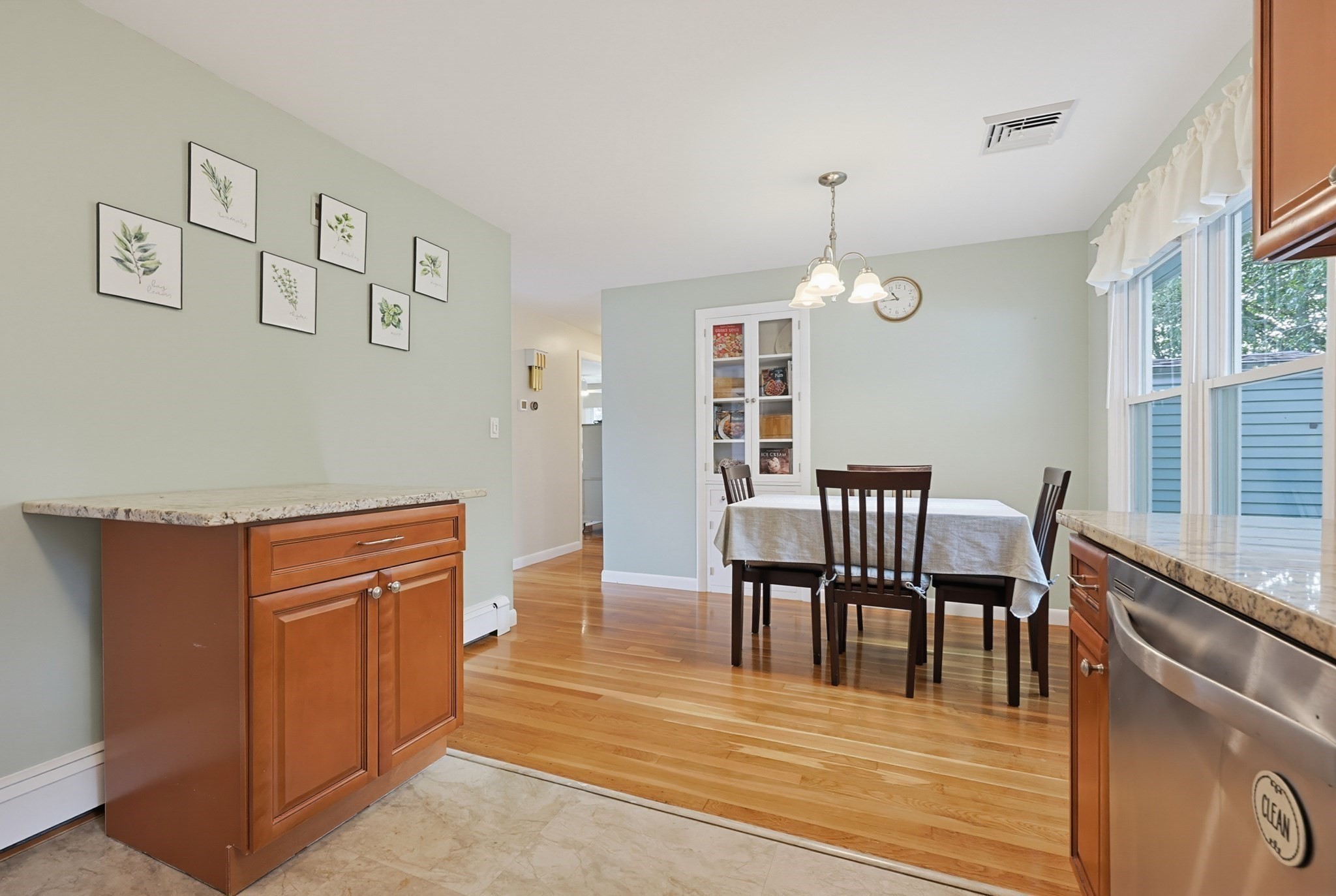 49 Walnut Street Property Photo 9