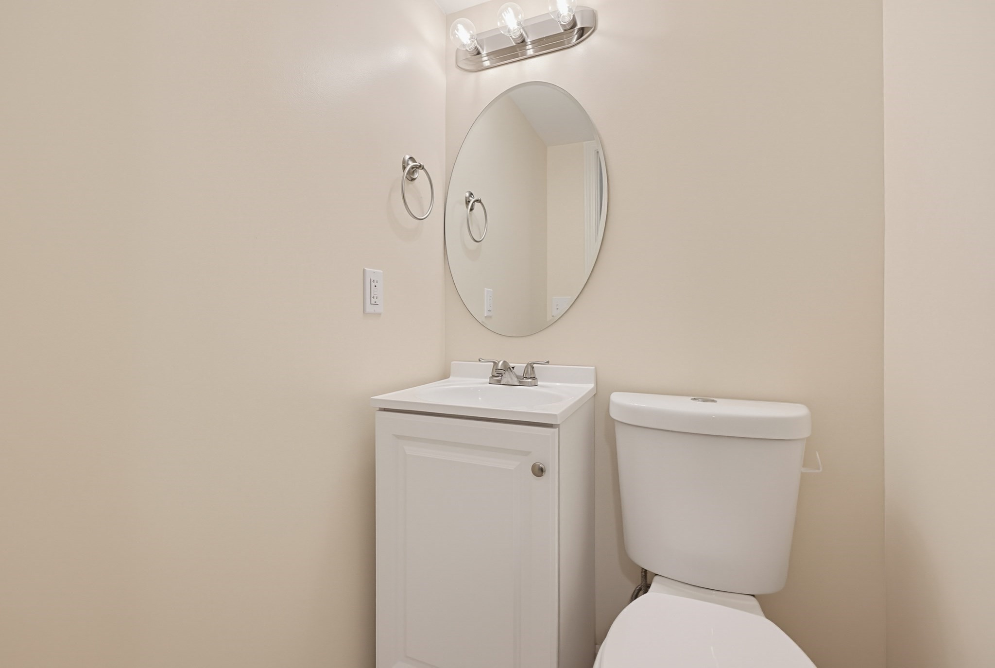 49 Walnut Street Property Photo 29