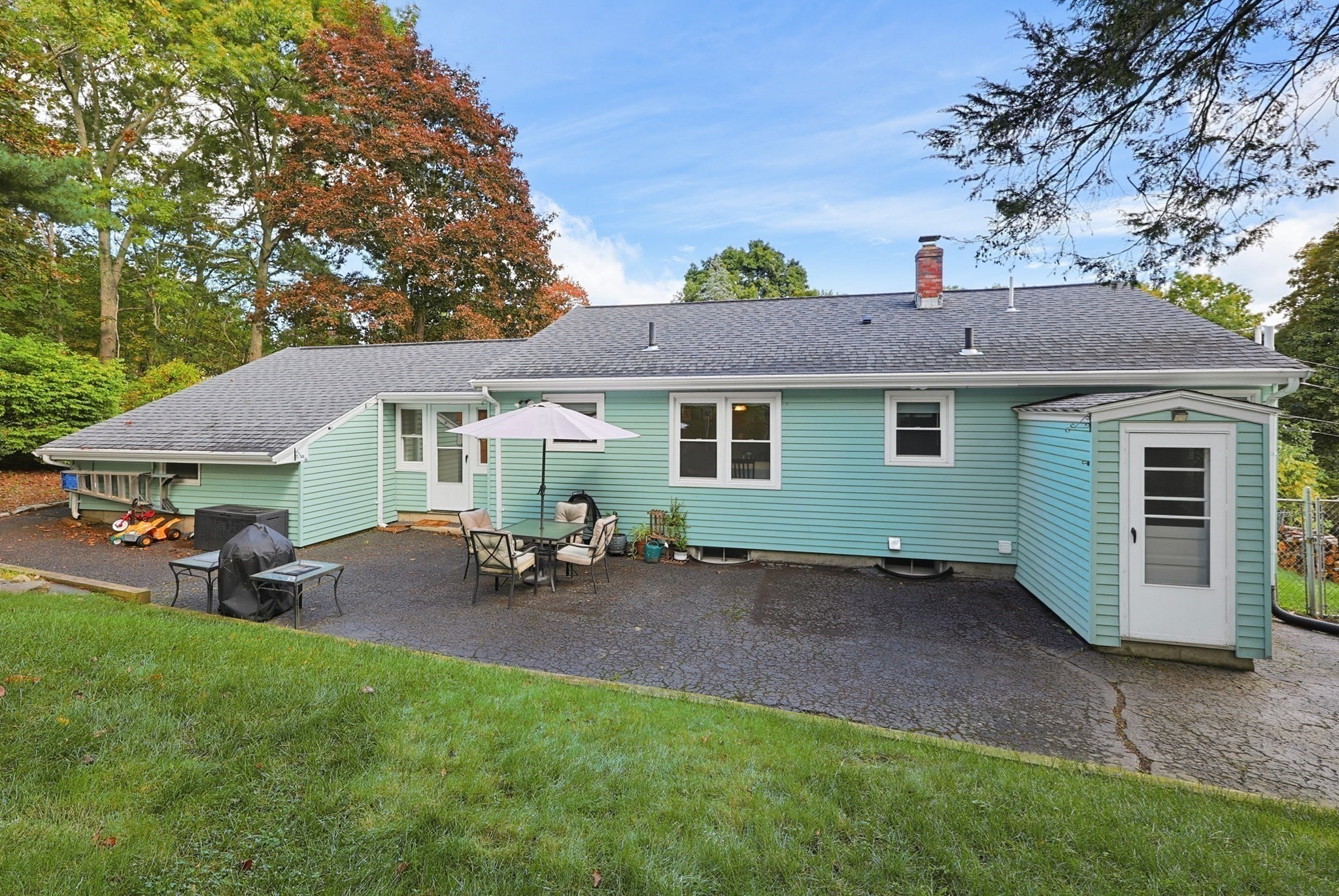 49 Walnut Street Property Photo 34
