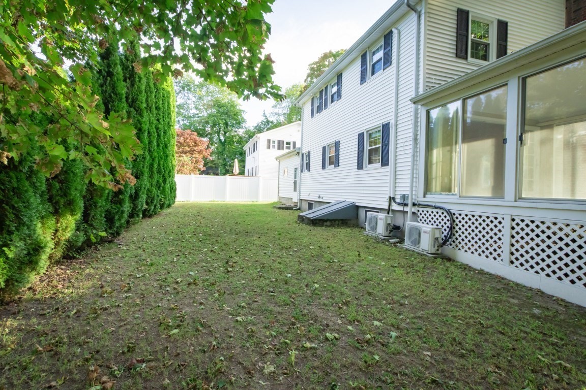 38 Guild St # 1 Property Photo 4