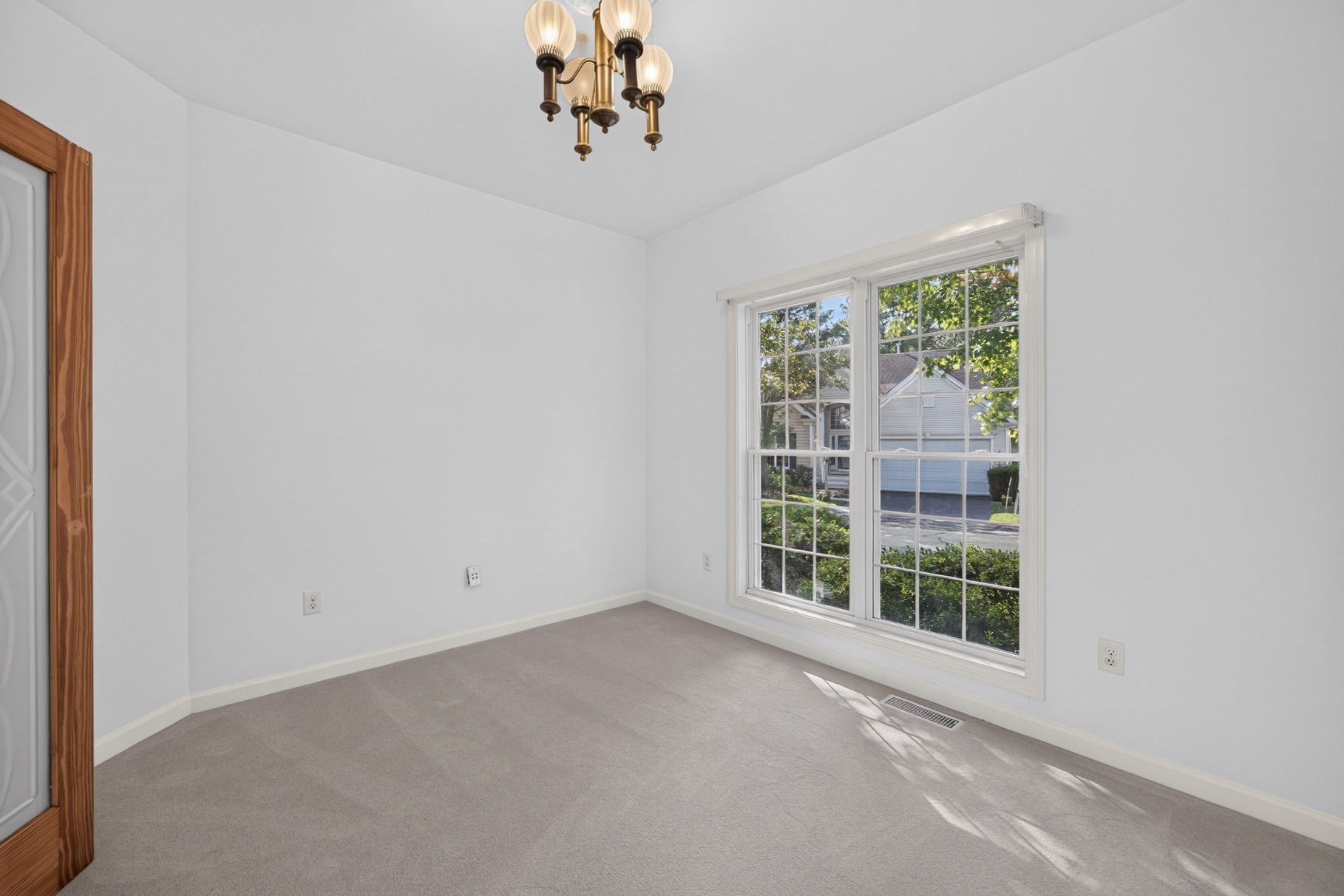 10 Great Pointe Property Photo 17