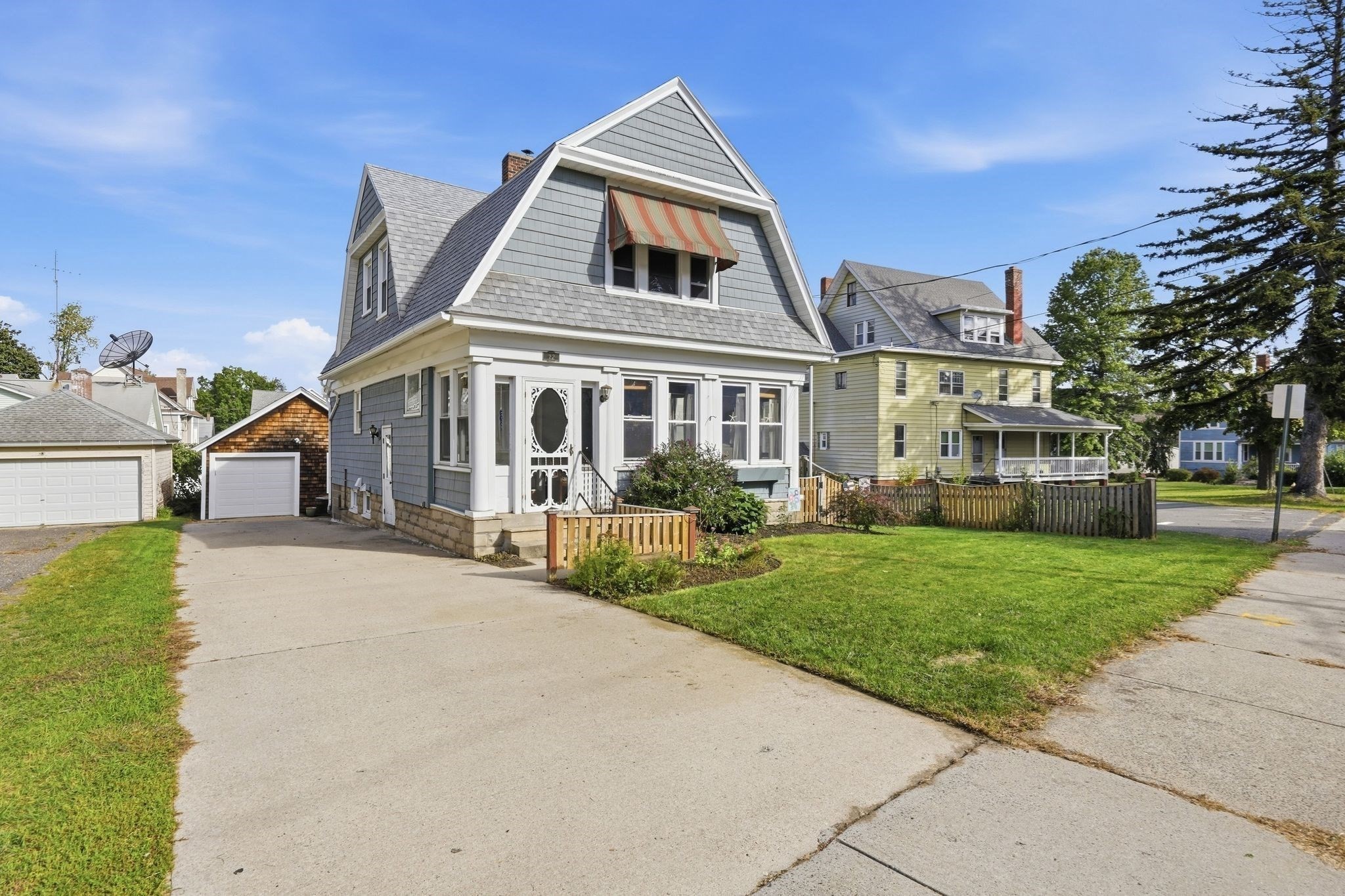 22 Lemuel Ave Property Photo 2
