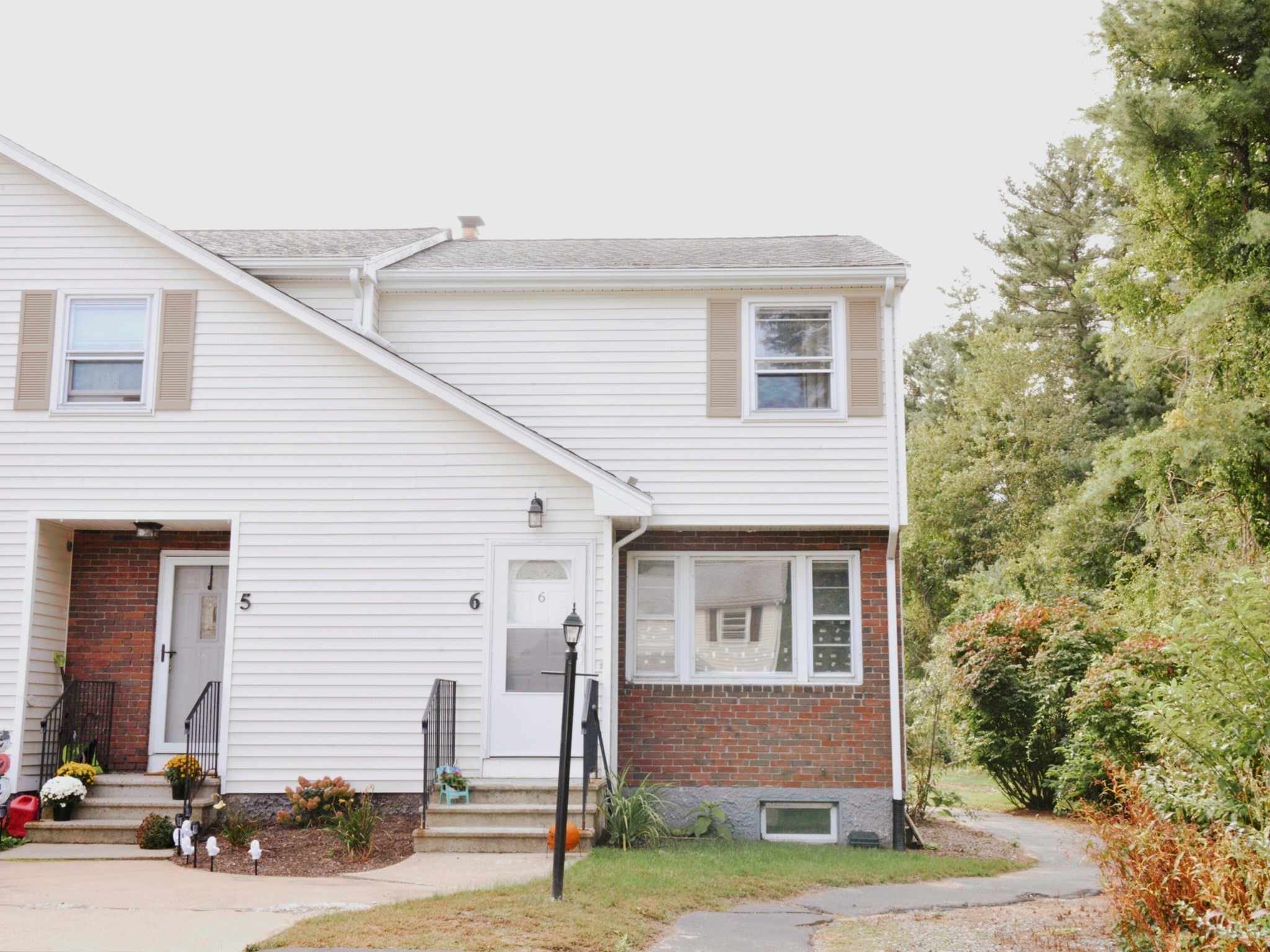 141 Burt St # 6 Property Photo 1