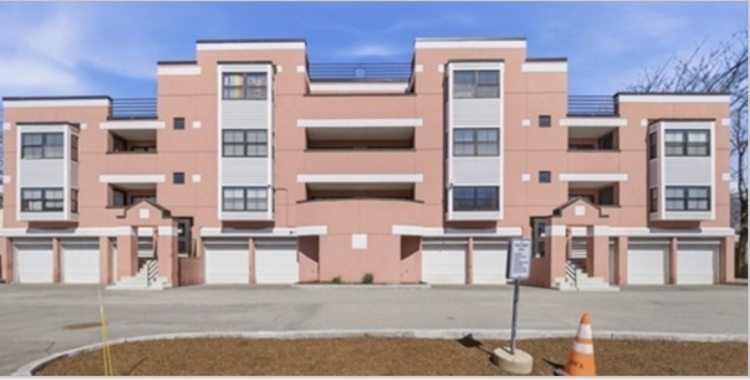 60-r Gibson St # B3 Property Photo 24