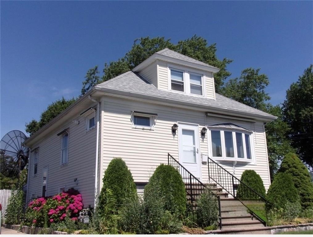 87 Bentley St # 2 Property Photo 1