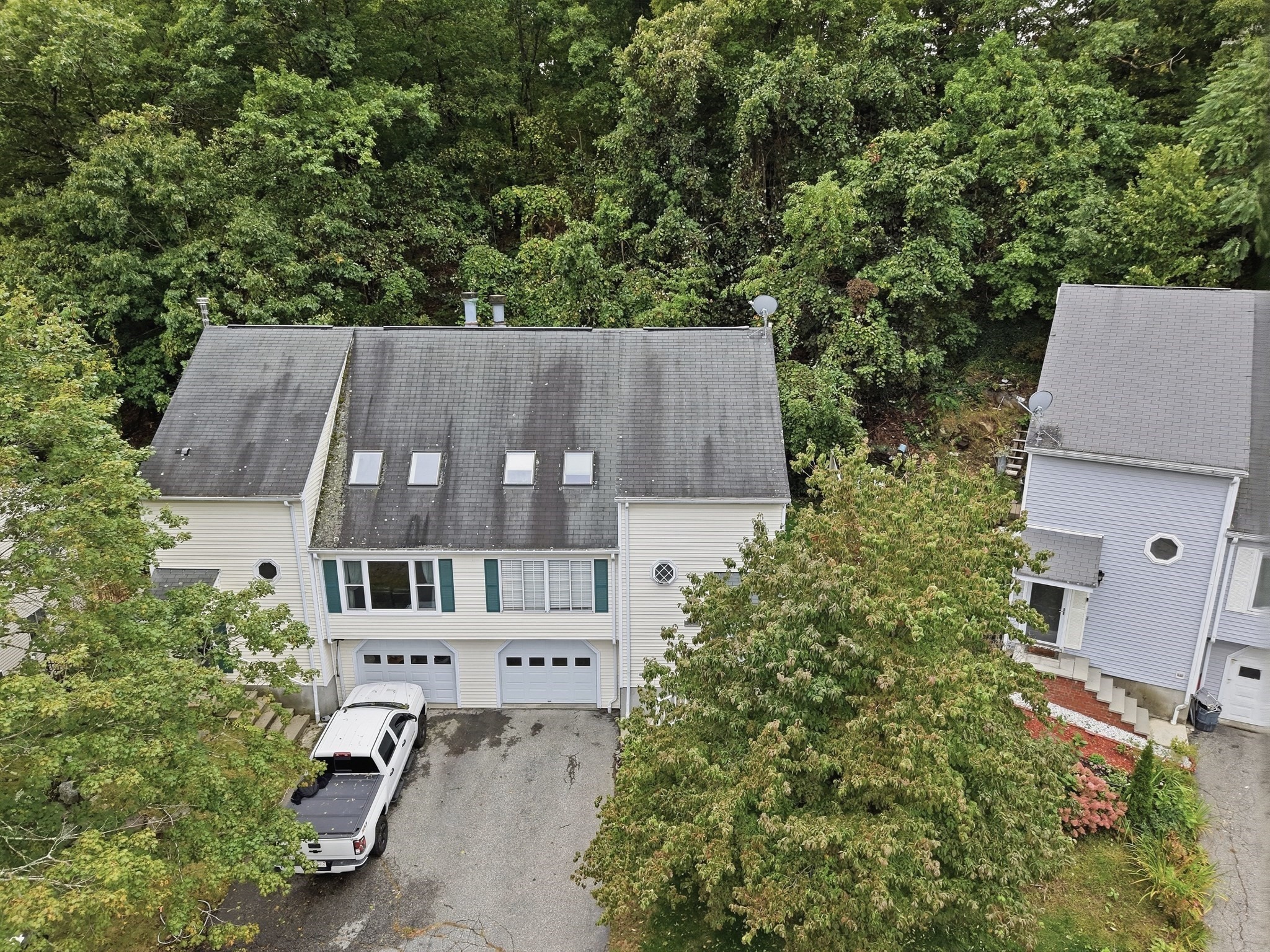 11 Jonathan Circle Property Photo 1