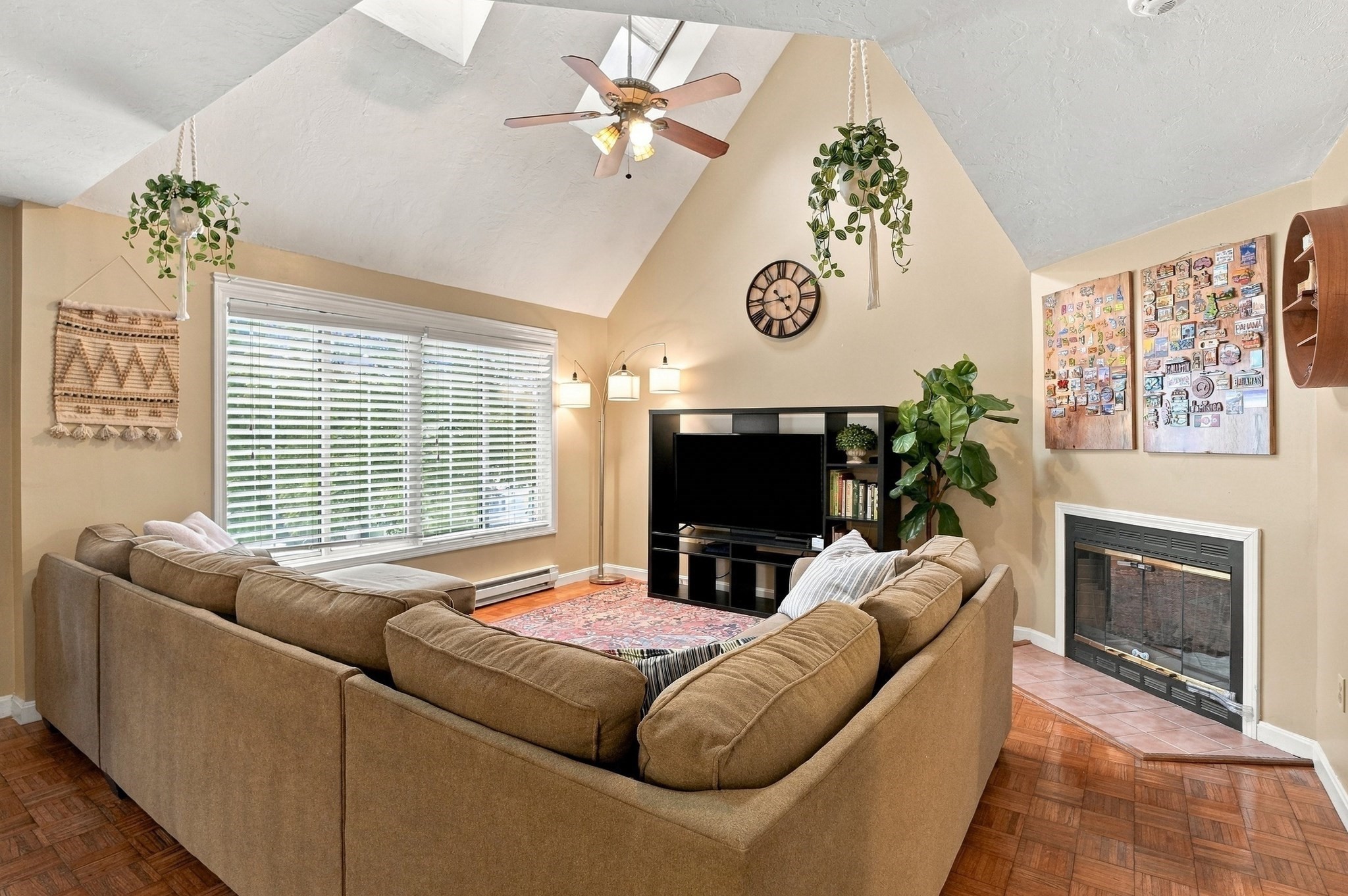 11 Jonathan Circle Property Photo 4