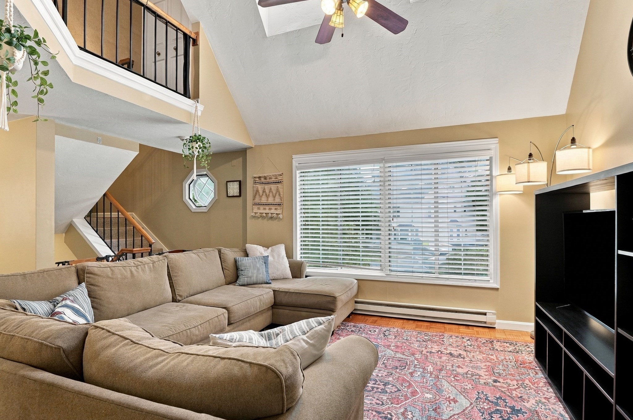 11 Jonathan Circle Property Photo 5