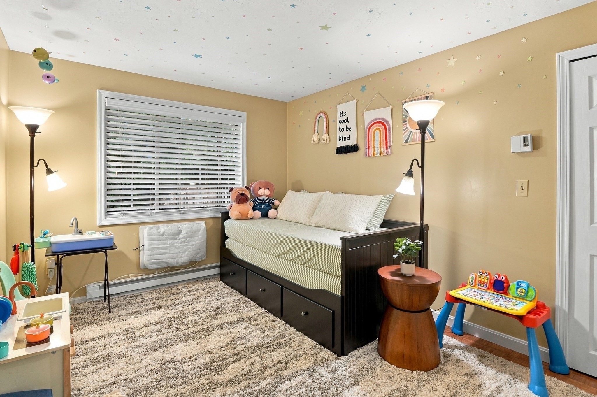 11 Jonathan Circle Property Photo 24