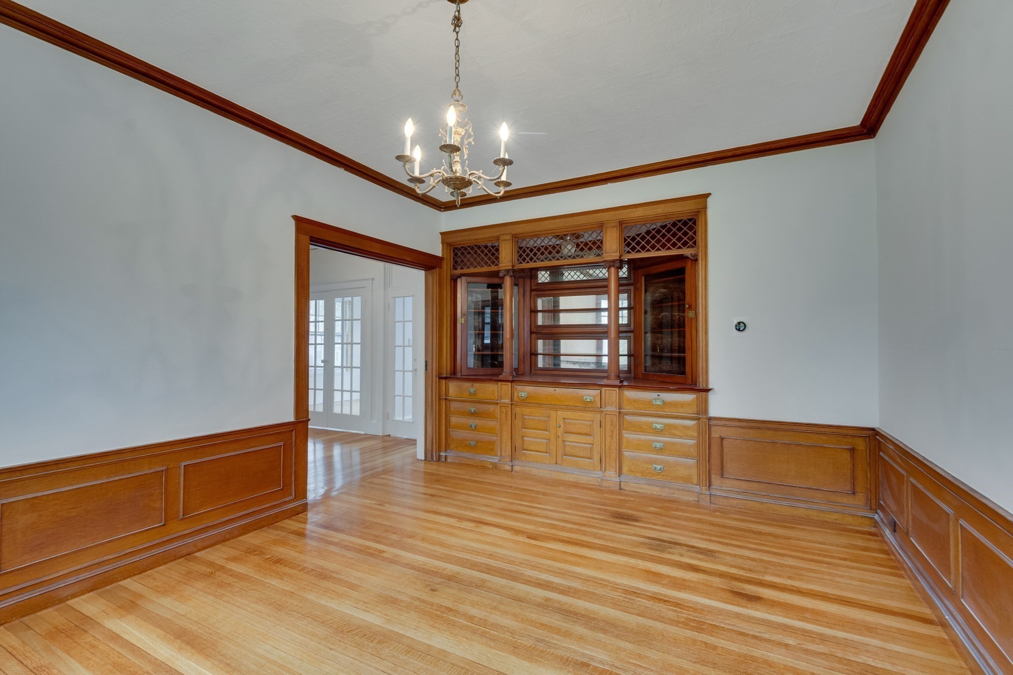 217 Lawrence St Property Photo 12