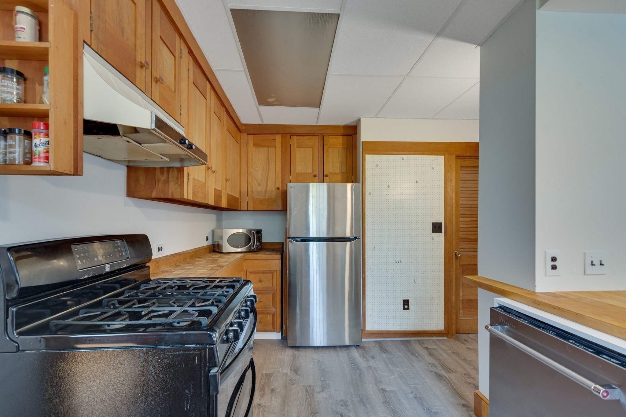 217 Lawrence St Property Photo 15