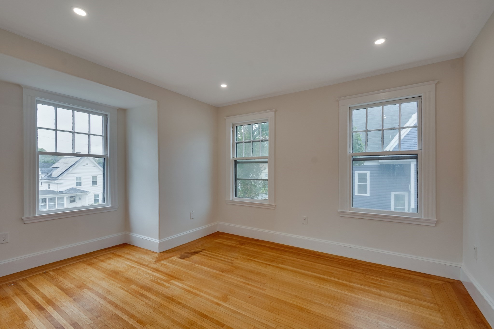 217 Lawrence St Property Photo 31