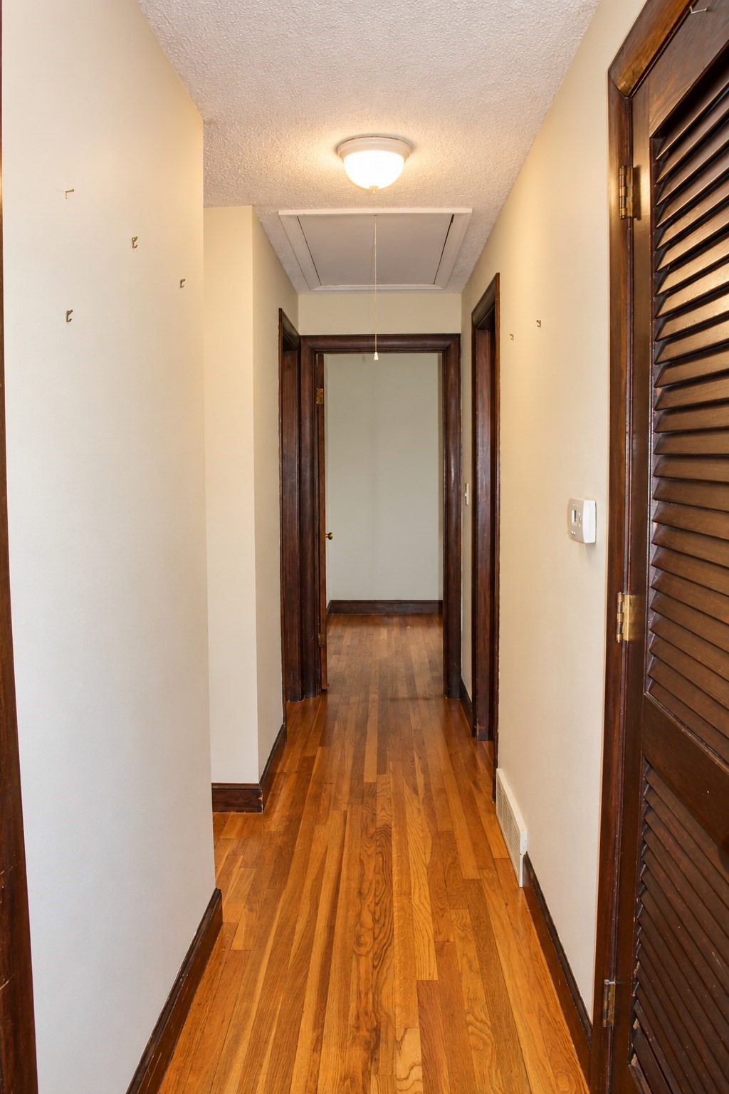 494 Pine St Property Photo 10